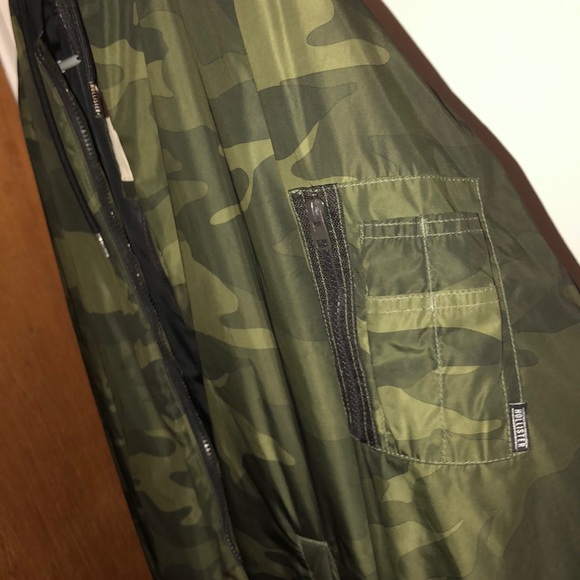 Camo Hollister bomber jacket - Picture 4 of 4